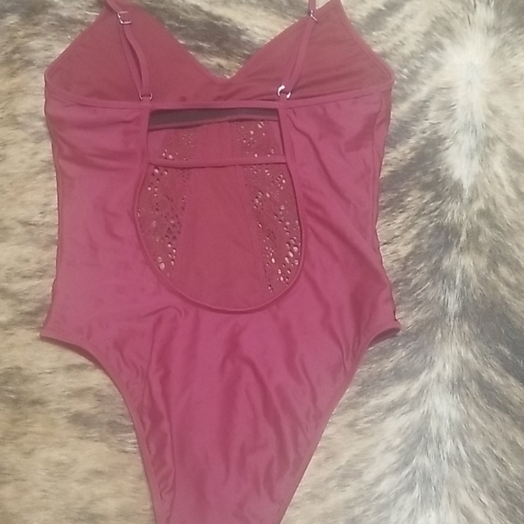 Swim - Picture 3 of 4